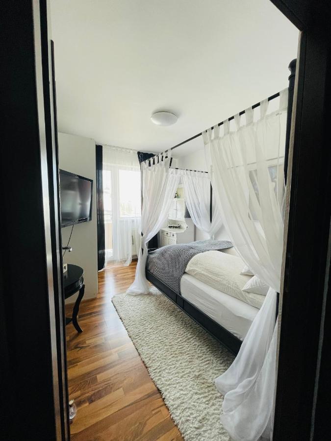 Little Cute Homey Apartman Satu Mare Ngoại thất bức ảnh